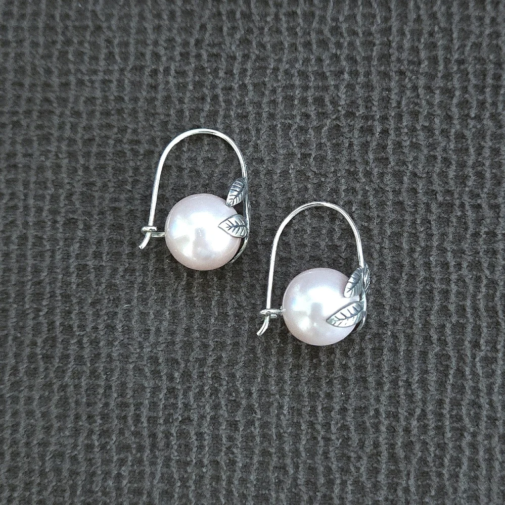 Annika Witt Pink🩷 Pearl And Leaves🍃 Earrings - Picture 4 of 16